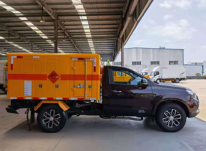 宽城爆破器材运输车